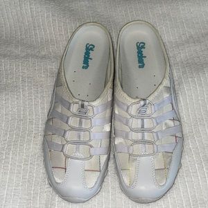 SKECHERS Bikers Fixate slip on mules